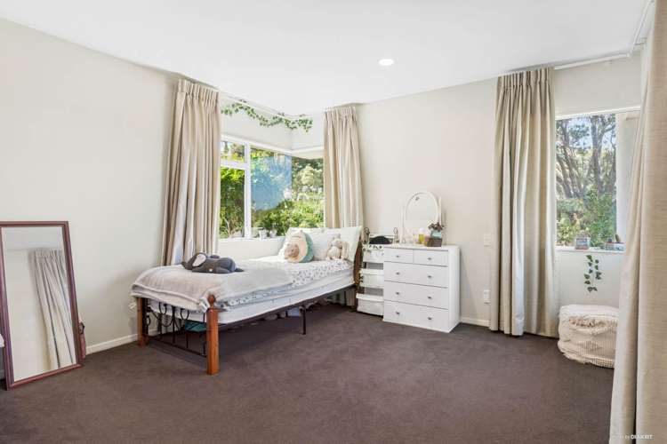 30 Bernard Magnus Lane Greenhithe_13