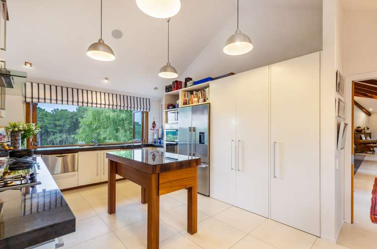 128 Ferndale Way Rangatira Park_21