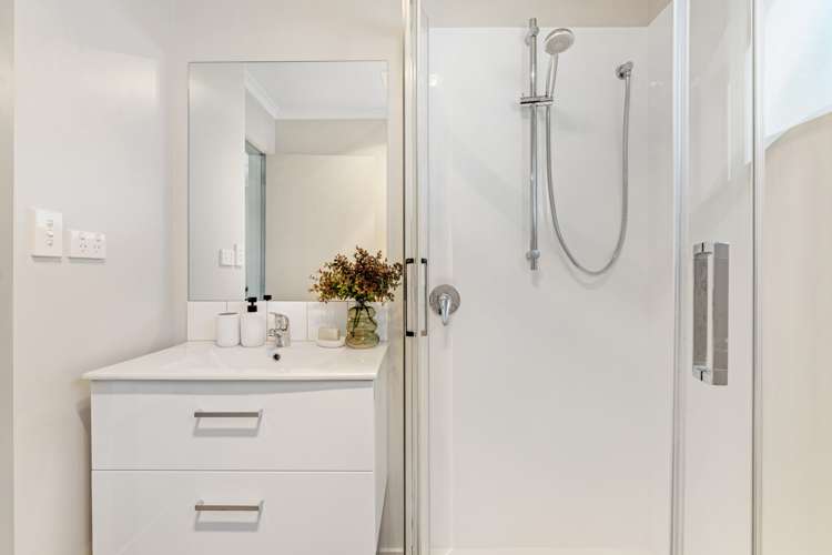 15 Whakawhiti Loop Avondale_12