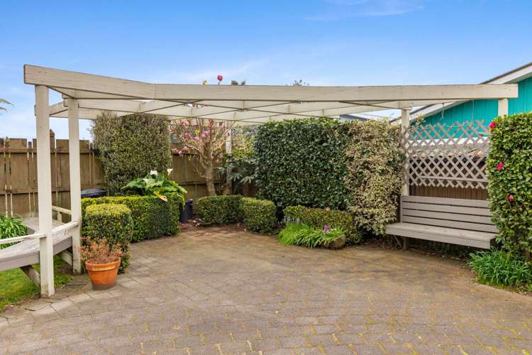 6 Conrad Place Leamington_16