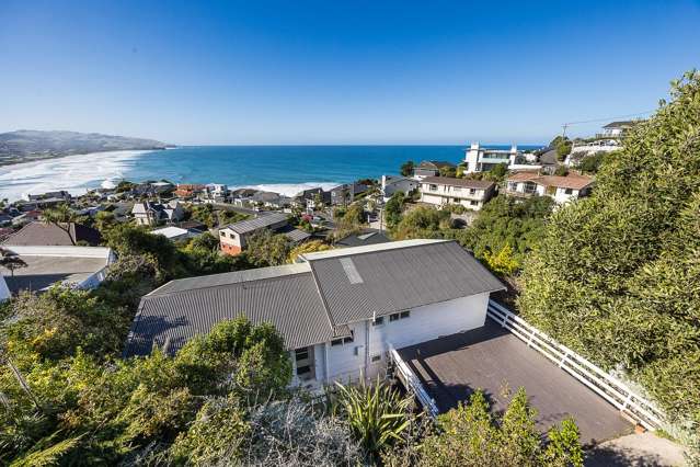 Huge Potential On Exclusive Cliffs Road