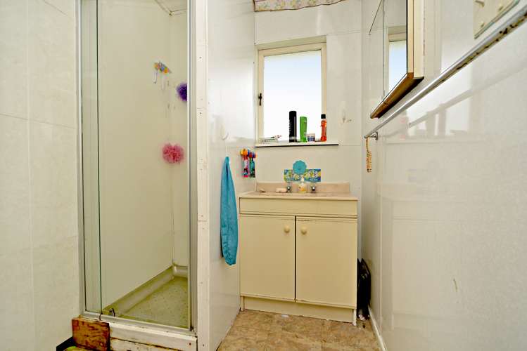 6 George Street Papakura_10