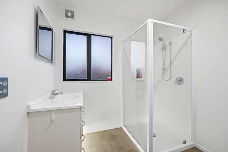 15 Blairgowrie Place Rototuna North_16