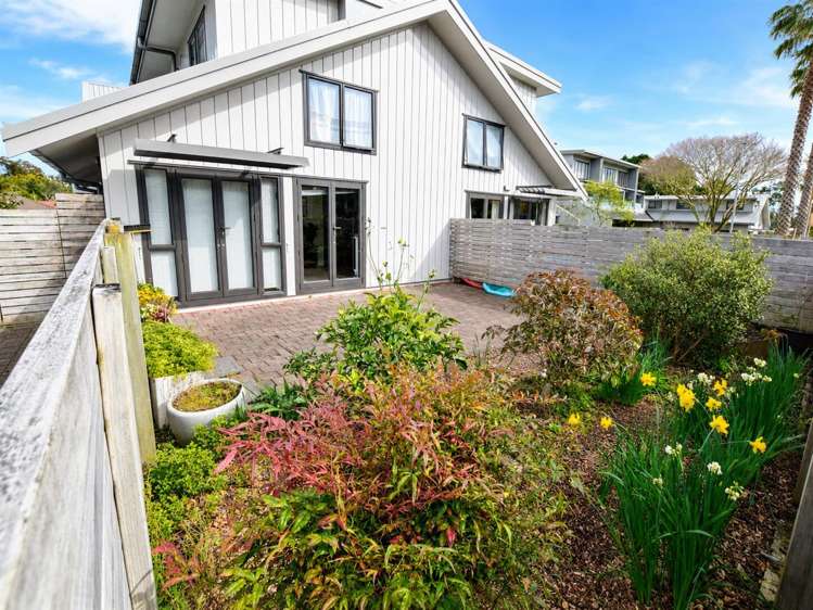 2A/30 Westward Ho Glen Eden_11