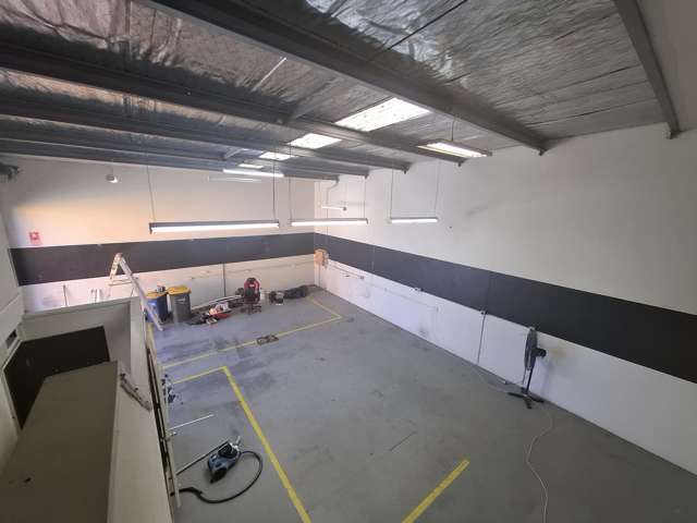 2/4087 Great North Road Kelston_4