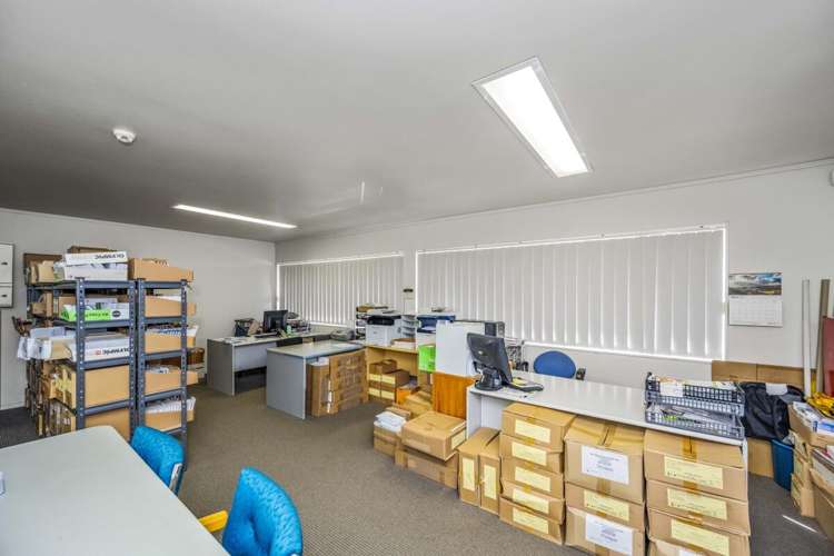 1/1-5 Cebel Place Albany_5