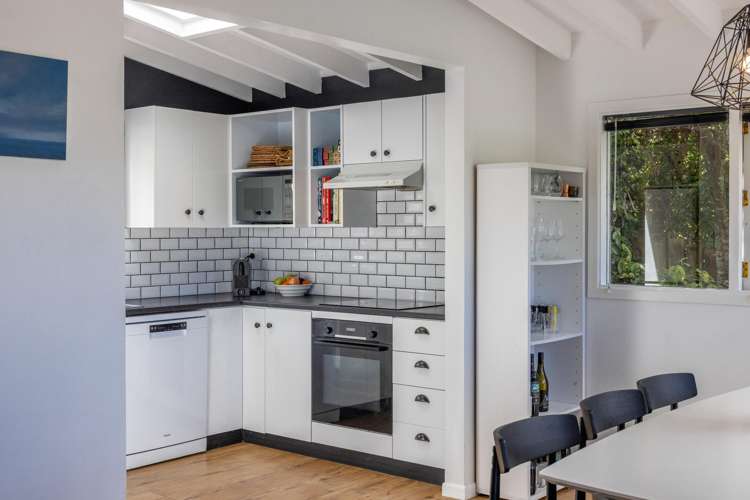 29 Marine View Road Onetangi_8