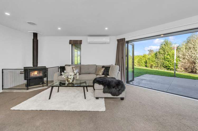 4 Dundee Close Darfield_11