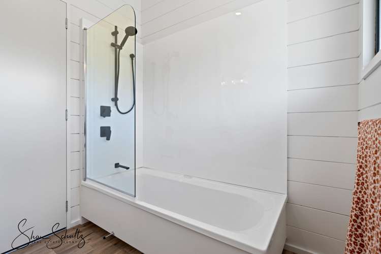 4 Skelton Crescent Paparoa_14