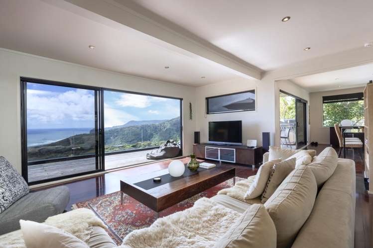 20 Piha Road_2