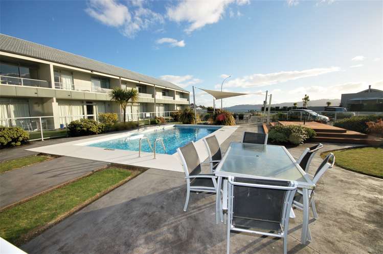 6/300 Lake Terrace Taupo_12