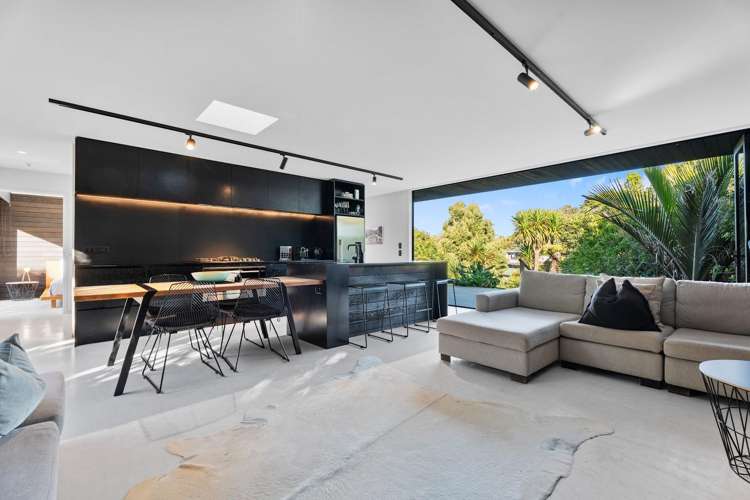 1 Huruhi Road Oneroa_4