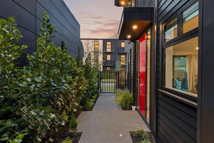 212 Peterborough Street_0