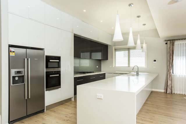 8 Remuremu Street Long Bay_3