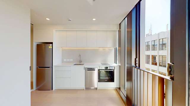602/10 Alpha Street 2185_2