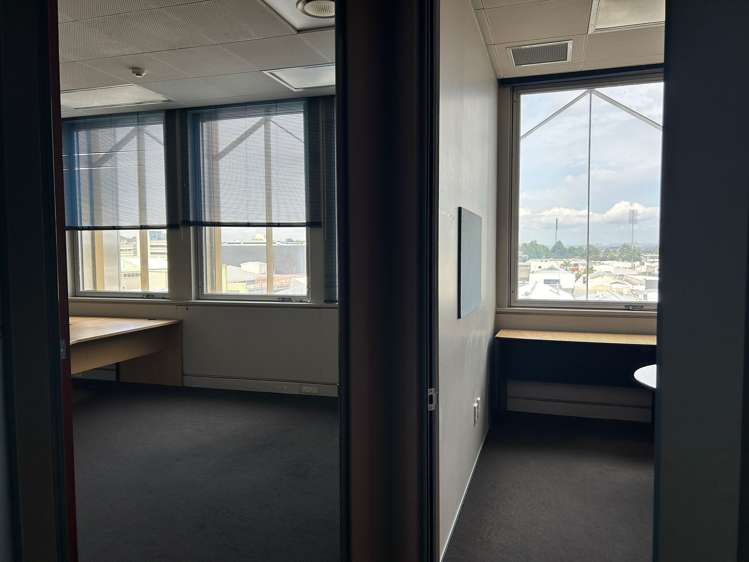 586 Victoria Street Hamilton Central_1