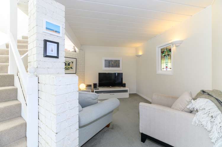 6 Bamfield Place Hillsborough_11