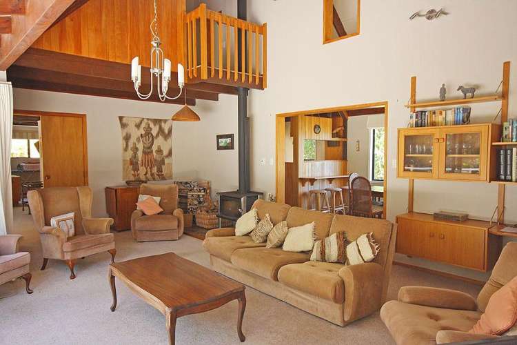 128 Oratia Place Onemana_10