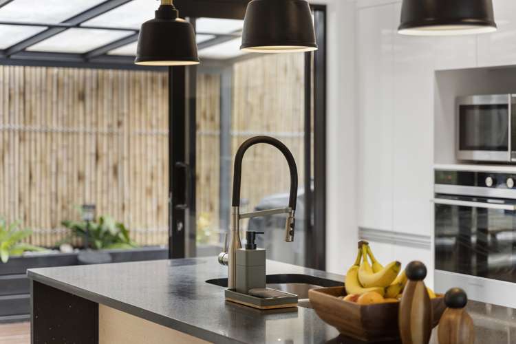 65 Vandeleur Avenue Birkdale_7