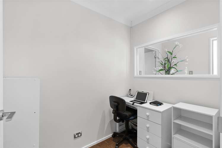 6 Lakebridge Place Parklands_14