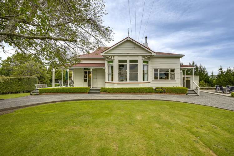 2266 Kahuranaki Road_0