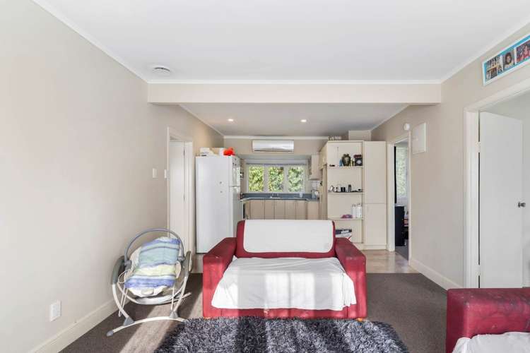 22 Young Crescent Drury_10