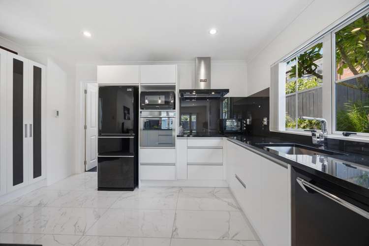 8B Lupetti Rise West Harbour_4