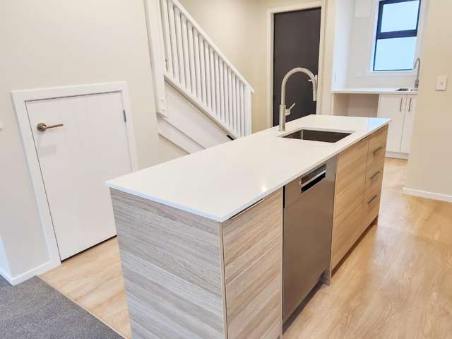6/31 Wainuiomata Road 10629_3