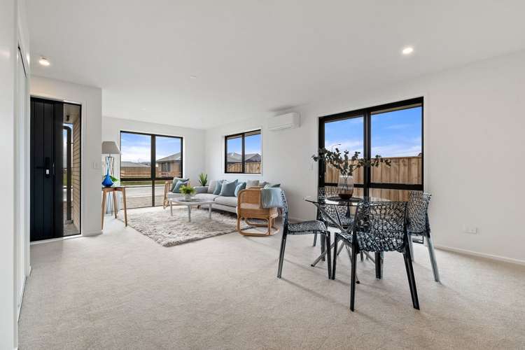 27 Stackwood Avenue Woodend_2