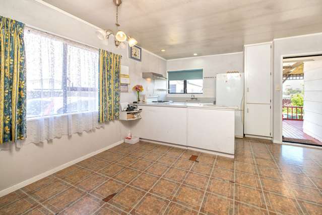 39 Barneys Farm Road Clendon Park_4