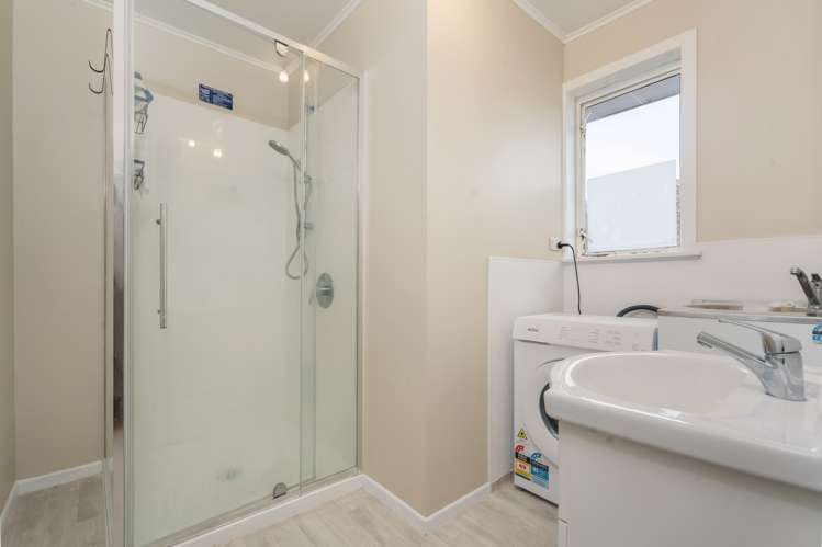 6 Glen Marine Parade Glendene_18