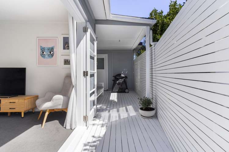 4A Tiroroa Avenue Te Atatu South_6