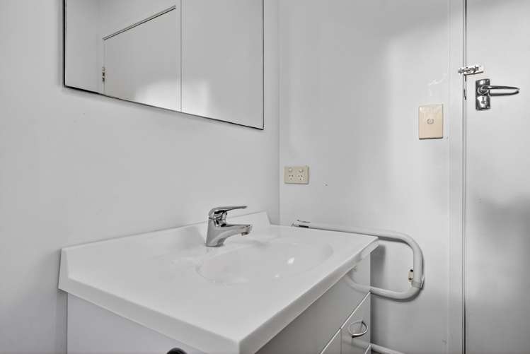 1/2 Tye Road Hillcrest_17