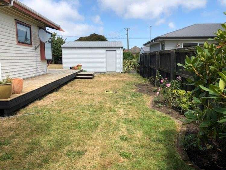 335 Breezes Road Aranui_26
