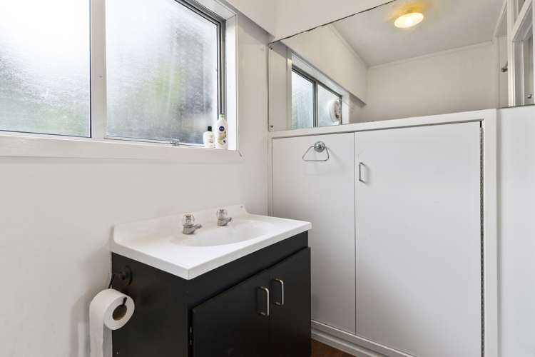 62 Shetland Street Glen Eden_15