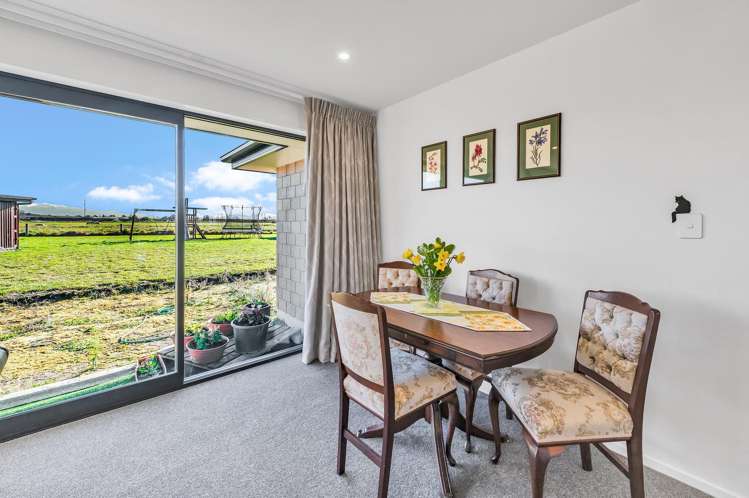 56 Summers Road Darfield_27