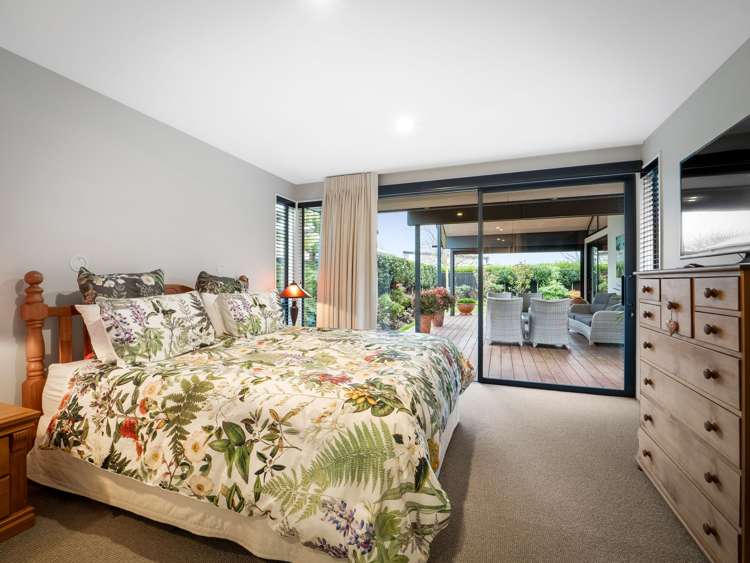 24 Carnaveron Drive Lincoln_8