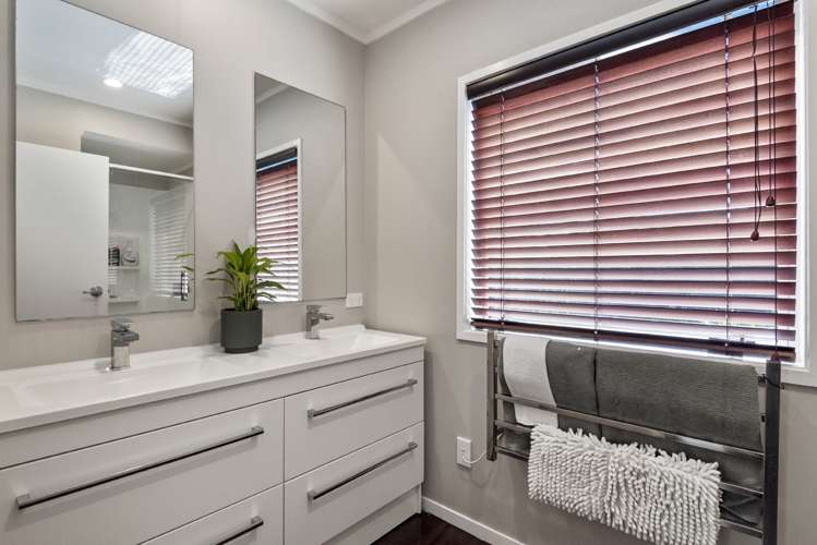 473 Beach Road Murrays Bay_23