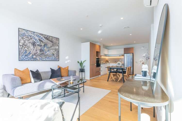 2/11 Spring Street Onehunga_12