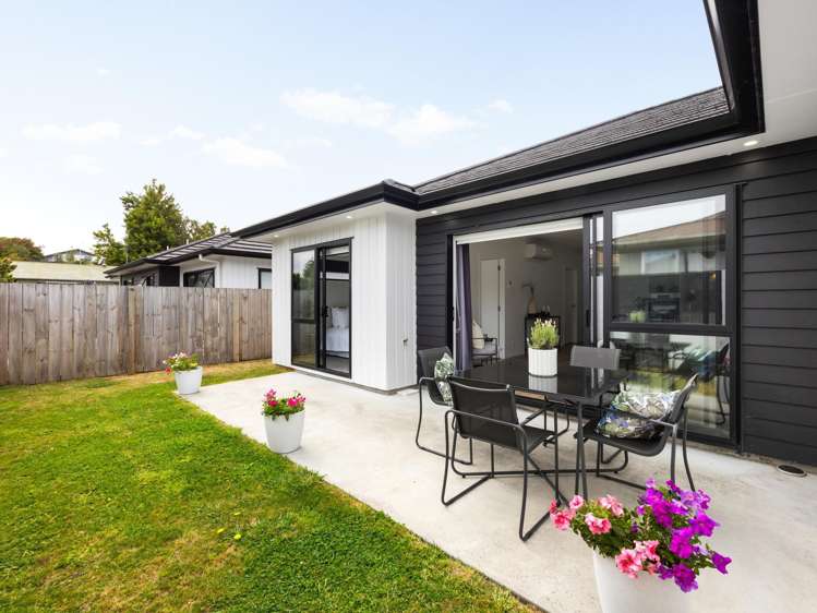 2/5 Camden Place Pukete_2