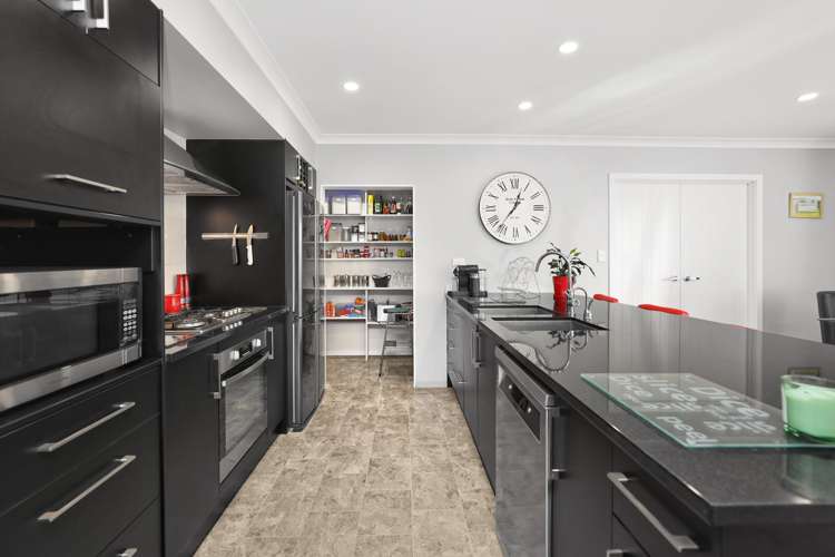 16 Geoff Geering Drive_4