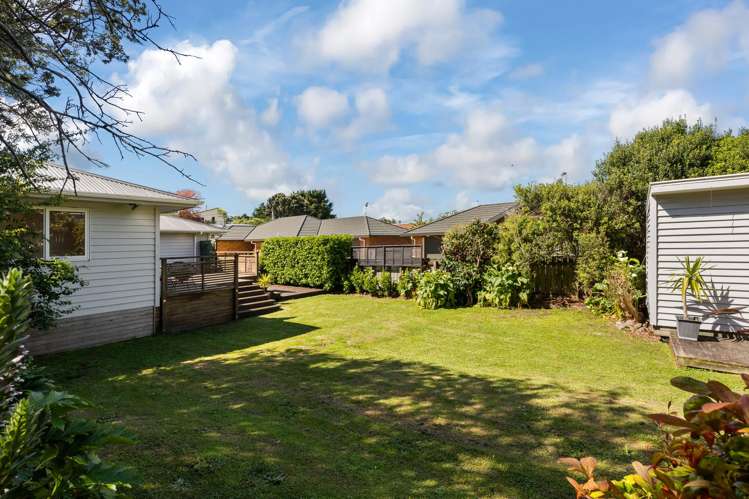 20 Kowhai Grove Raumati Beach_15