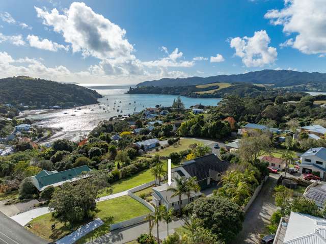 Cute and cosy in central Mangonui