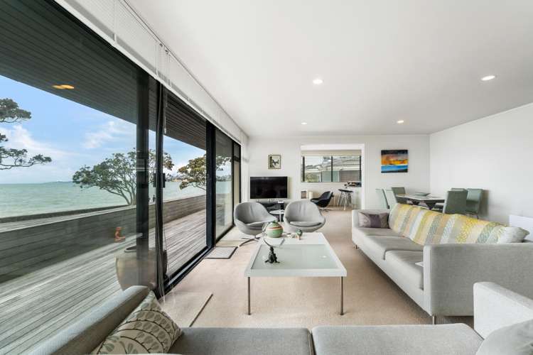 2/195 Tamaki Drive_1