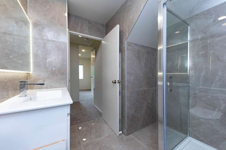 23m Hendry Avenue Hillsborough_9