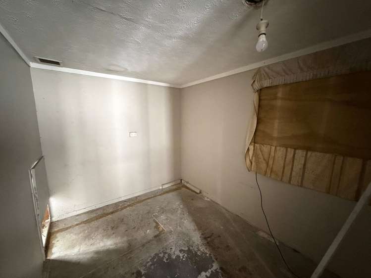 15 Jontue Place Clover Park_17