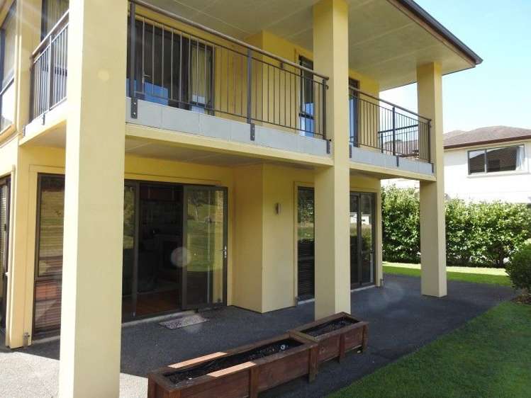 27 Sanctuary Cove Pauanui_1