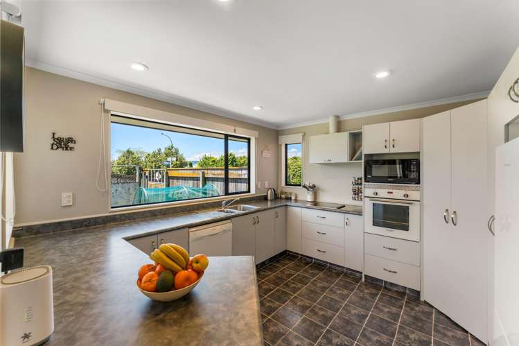 2 Mayer Crescent Wakefield_5