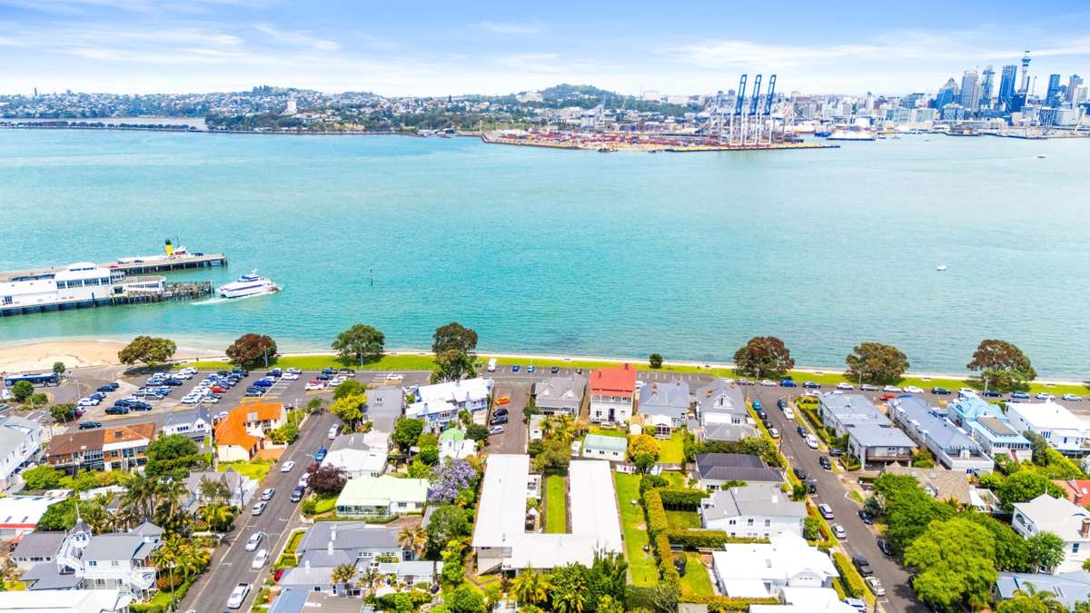 3/16 Queens Parade_5