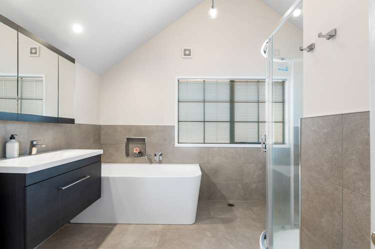 25 Kahurangi Drive Lynmore_16